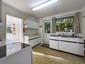 KITCHEN- click for photo gallery